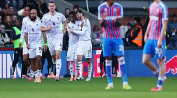 مانشستر يونايتد يعزز مركزه في البريميرليج بفوز مهم 2 0 على كريستال بالاس 1